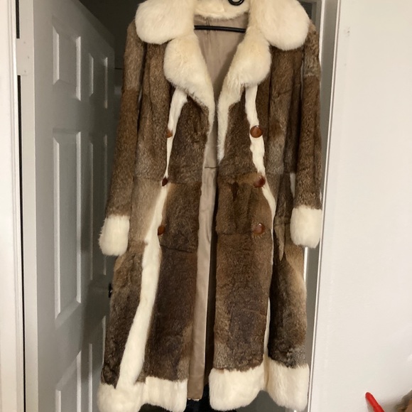 BEAUTIFUL AUTHENTIC FUR COAT